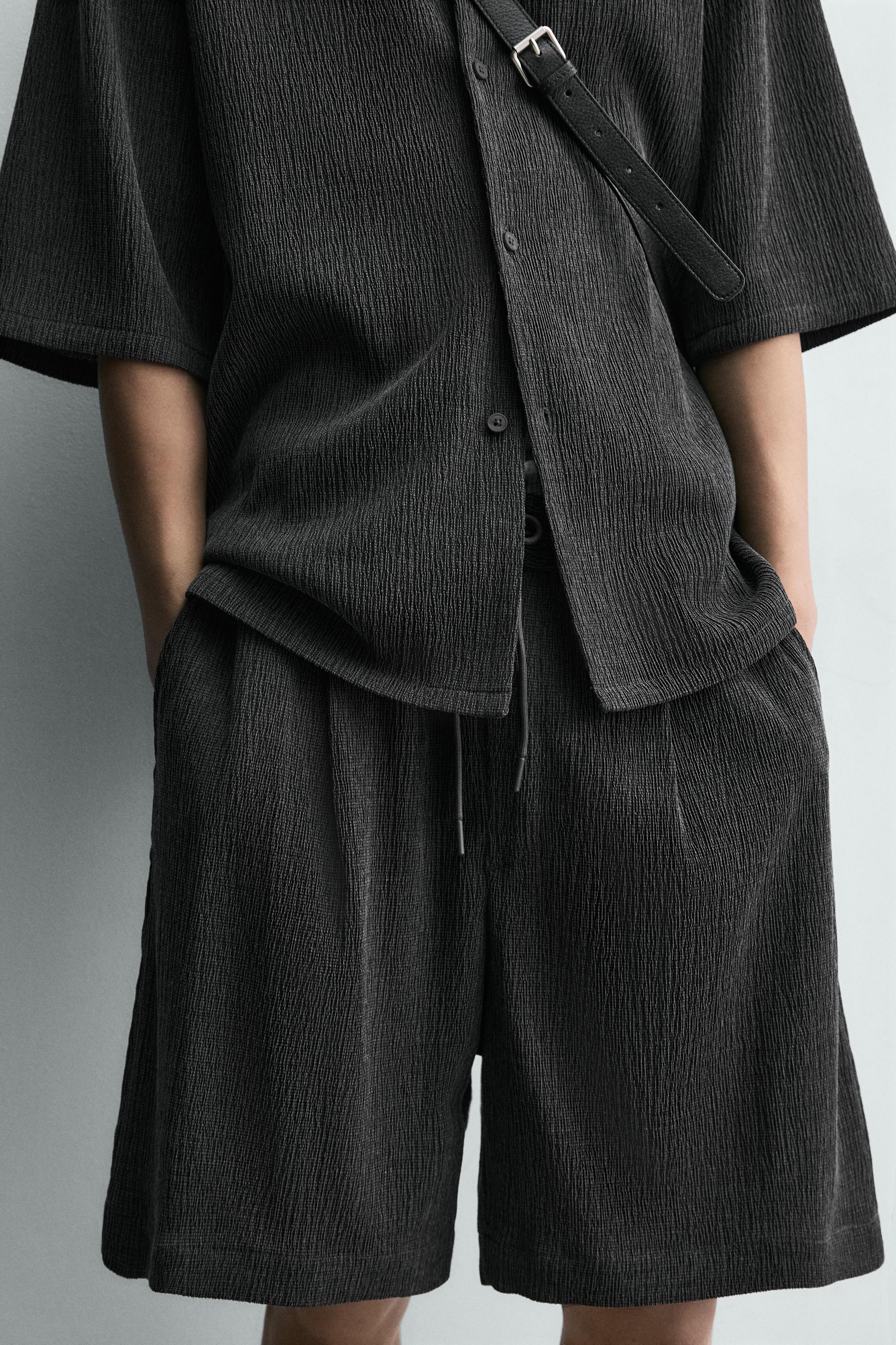 RELAXED FIT EMBOSSED SHORTS
